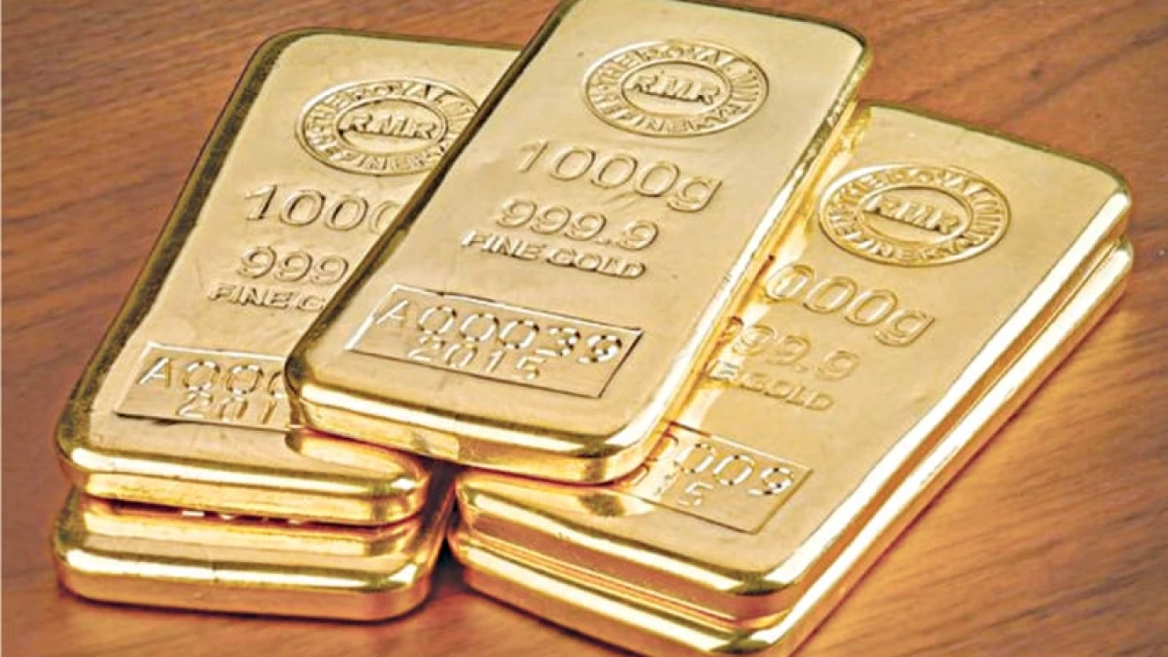 Gold prices go up in Pakistan by Rs6,500  per tola