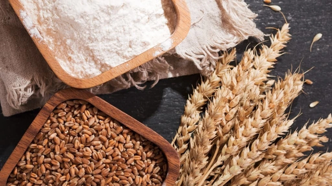 Wheat flour prices hit record high in Karachi: PBS