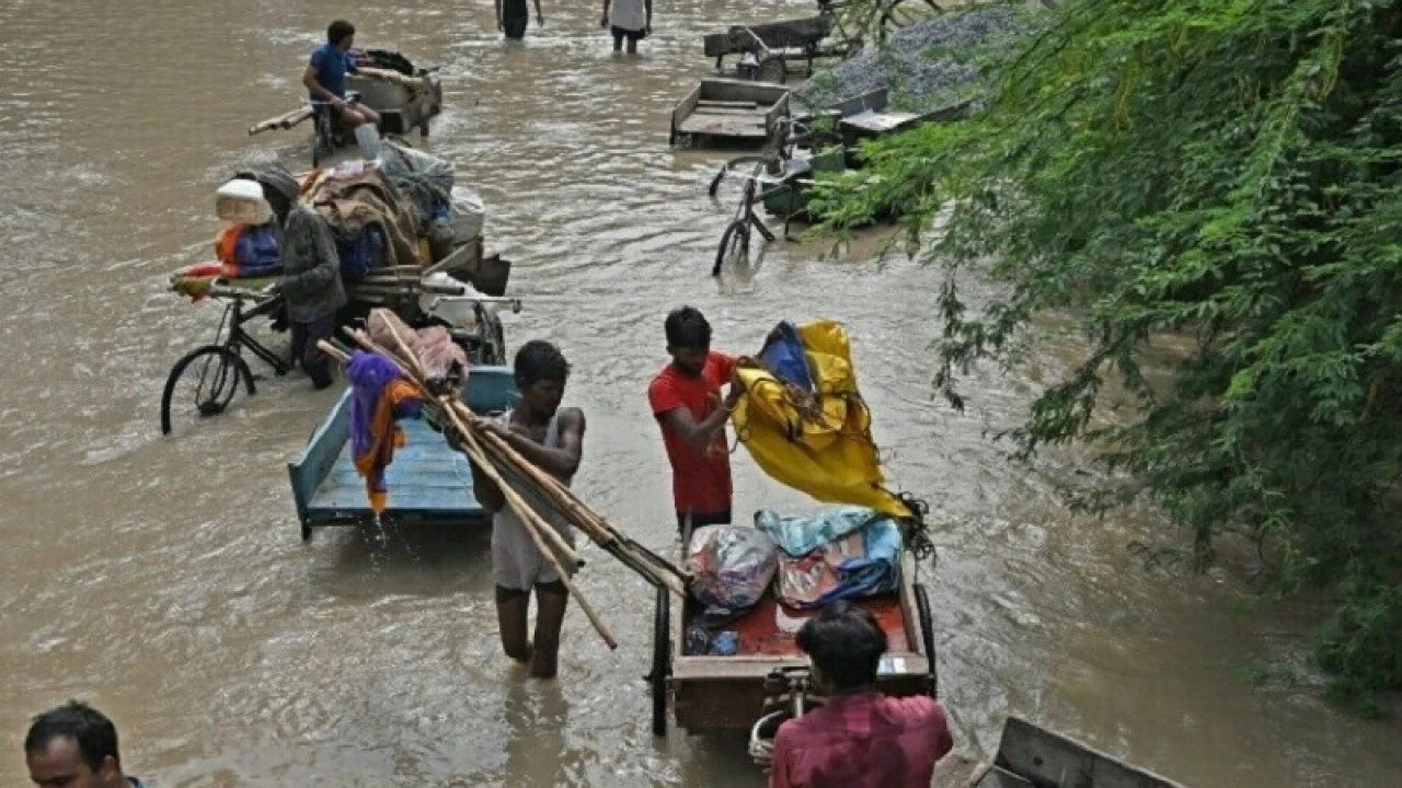 150 deaths reported as Delhi submerges by floods