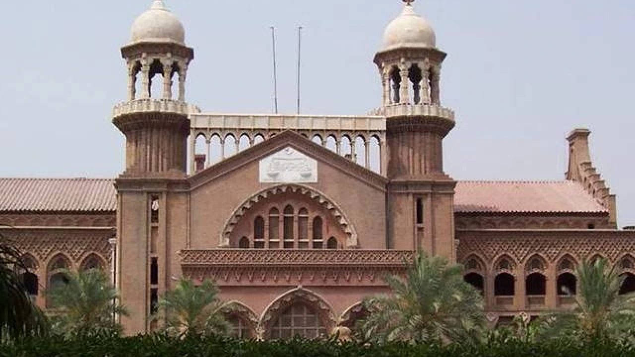 LHC orders strict action against wrong parking