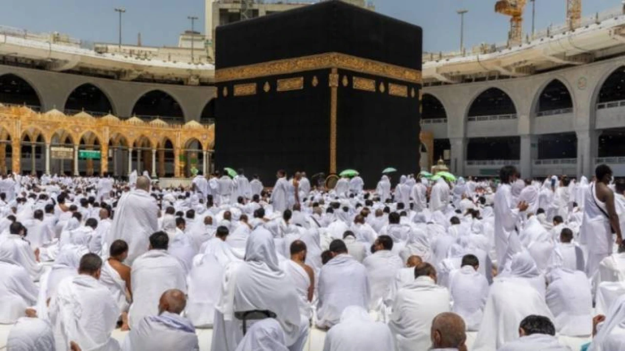 Govt to refund Rs97000 to each Hajj pilgrim