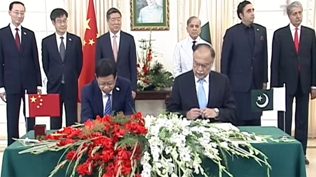 Pakistan, China sign agreements to promote bilateral ties