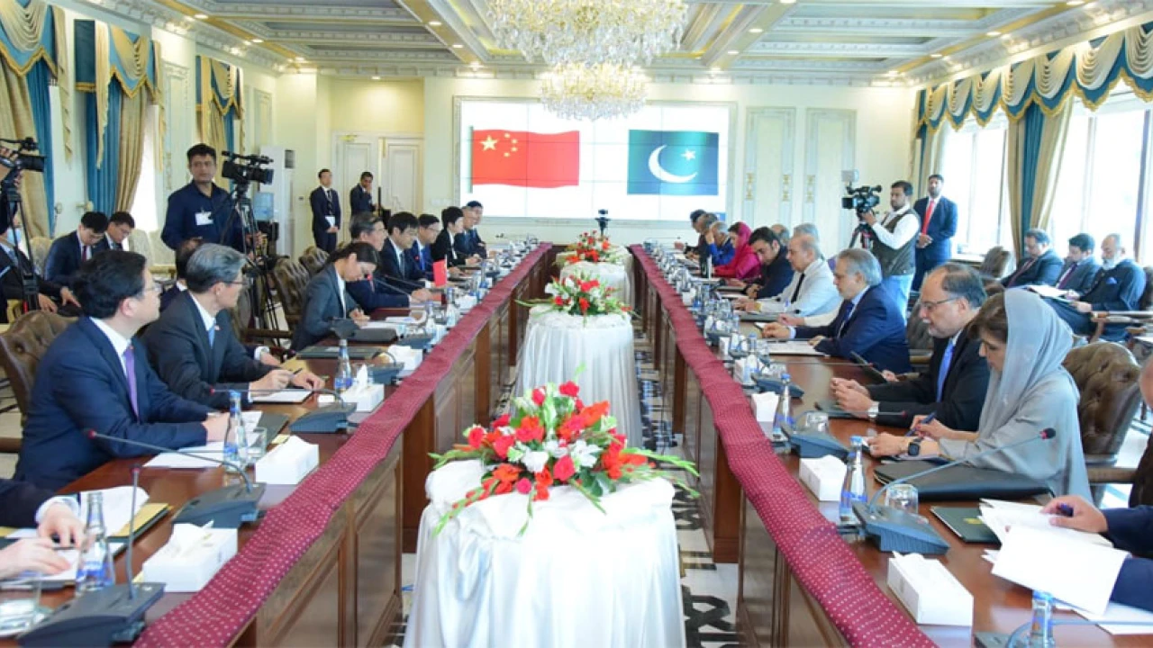 Pak, China reaffirms to continue working to realize shared objectives of CPEC