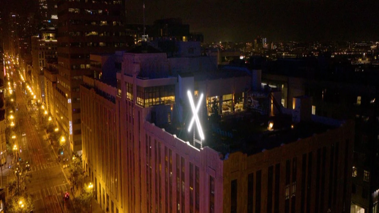 Giant glowing Twitter X logo removed from its HQ