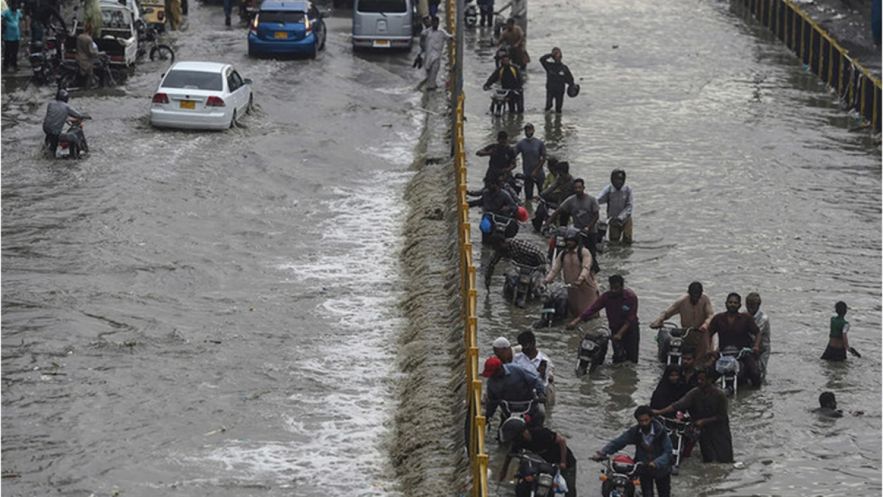 Heavy rain in various cities of Pakistan