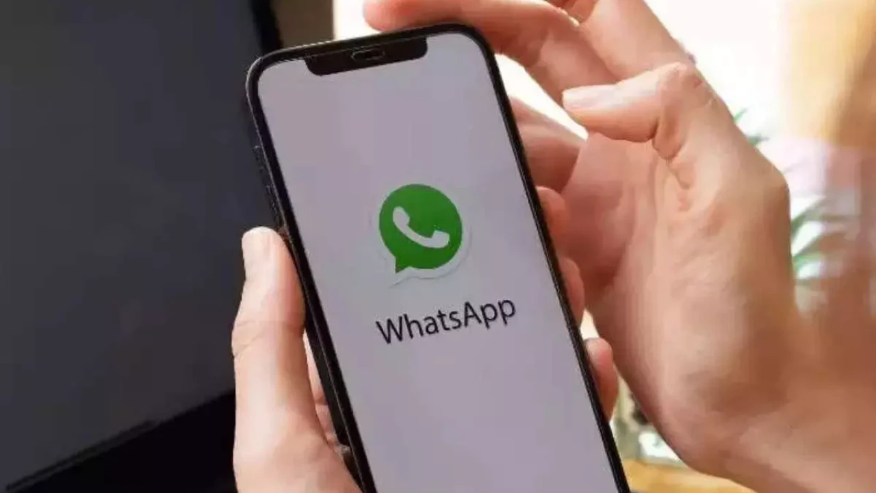 WhatsApp rolls out new voice chat feature