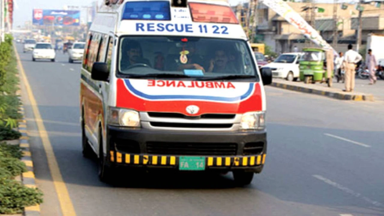 Dacoits halt ambulance carrying deceased, plunder grieving family