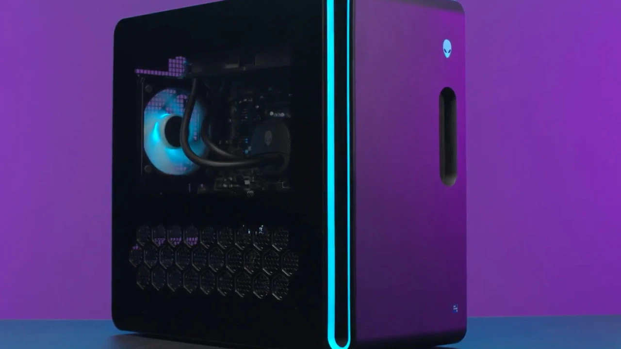 Alienware’s new Aurora R16 desktop sheds gobs of plastic for a 40 percent smaller build