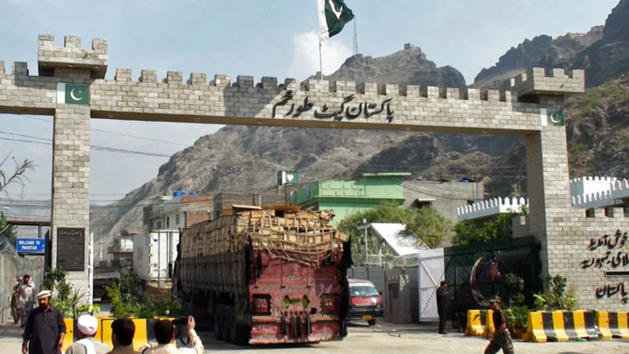 Pakistan closes border crossing with Afghanistan