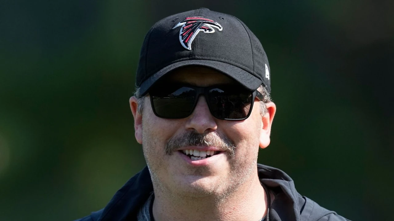 The story behind Falcons coach Arthur Smith's new look