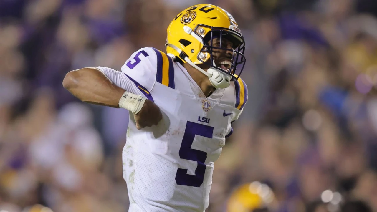 Joe Burrow, Justin Jefferson, running back group headline LSU's 2019  offense, Daily