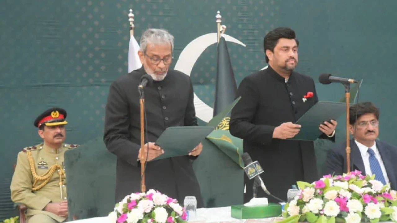 Justice (retd) Baqar takes oath as interim Sindh CM