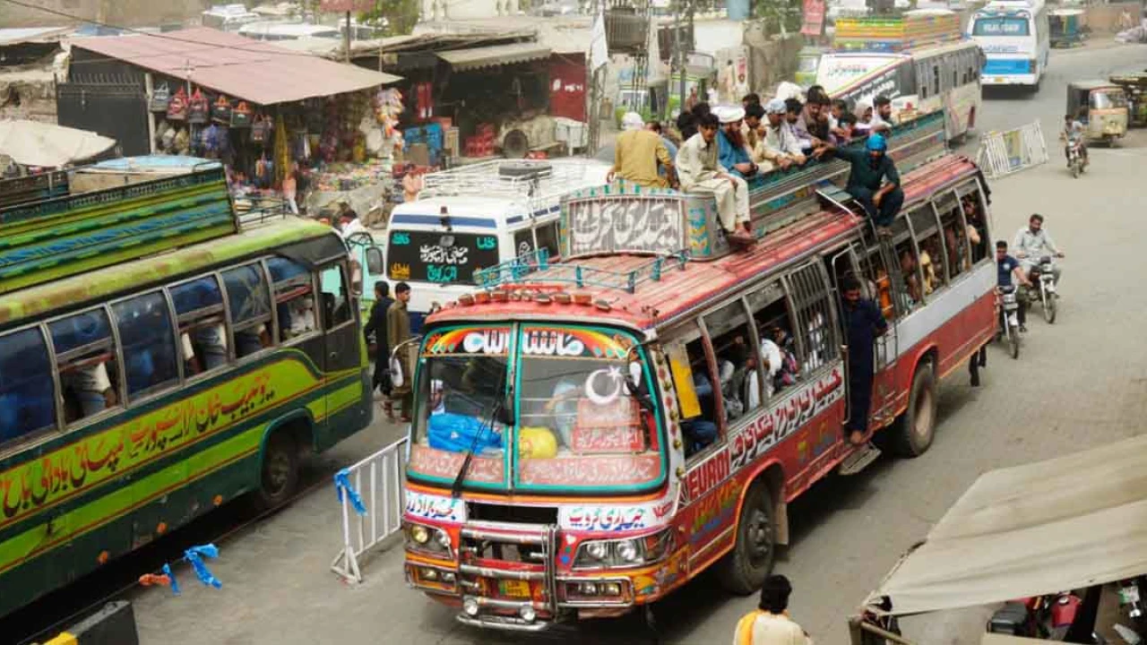 Public transport fares hike from Rs150 to Rs200 in Faisalabad