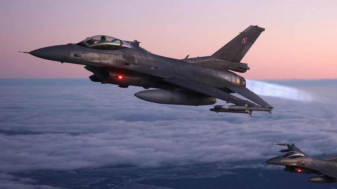 US approves sending F-16 fighter jets to Ukraine