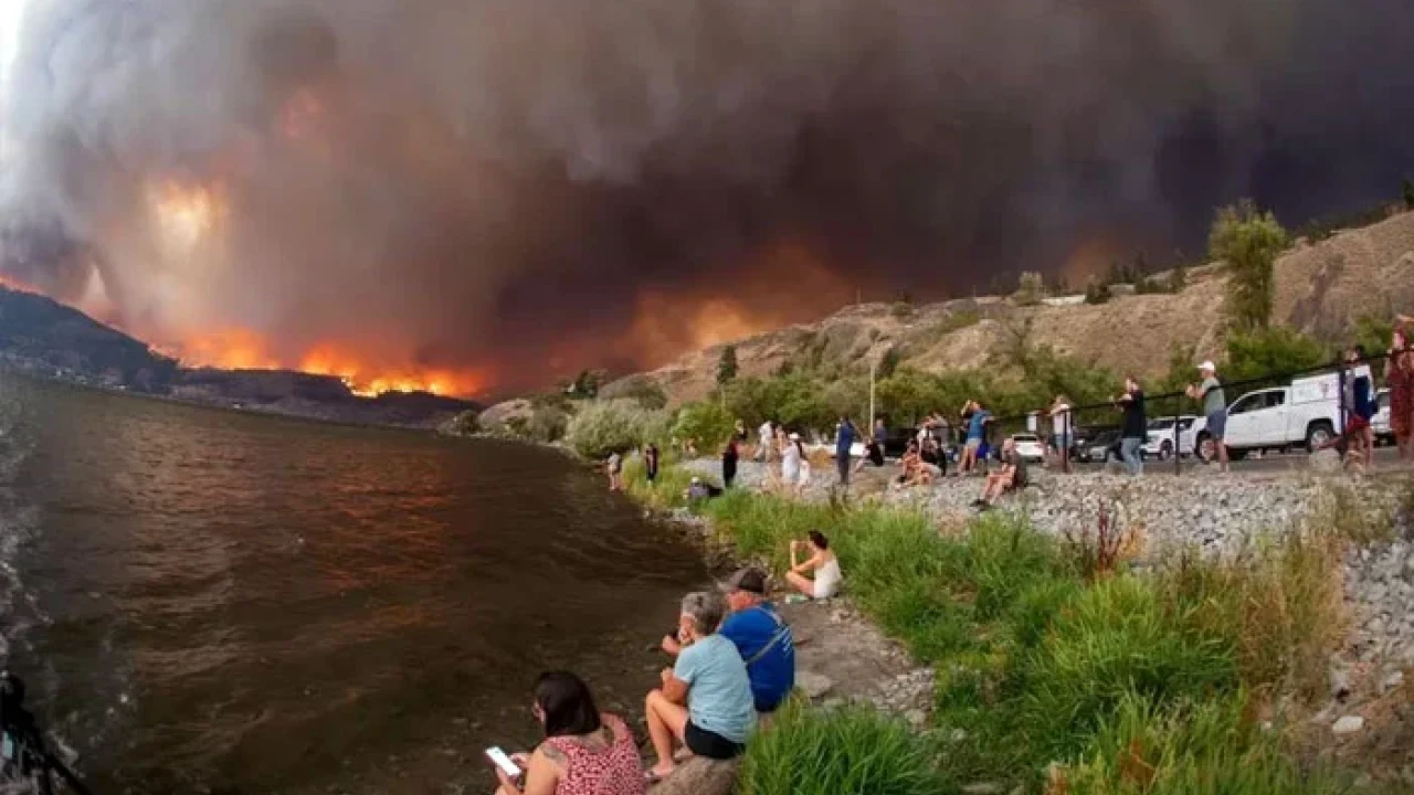 Worst wildfire in Canada makes over 22,000 people homeless