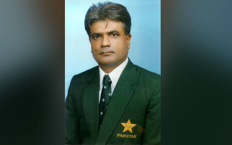 سابق ٹیسٹ کرکٹر اور آئی سی سی کے میچ ریفری نوشاد علی انتقال کرگئے
