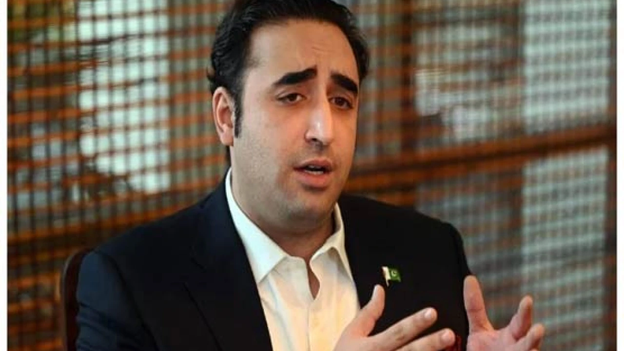 Immediate steps to be taken to save people trapped in chairlift: Bilawal
