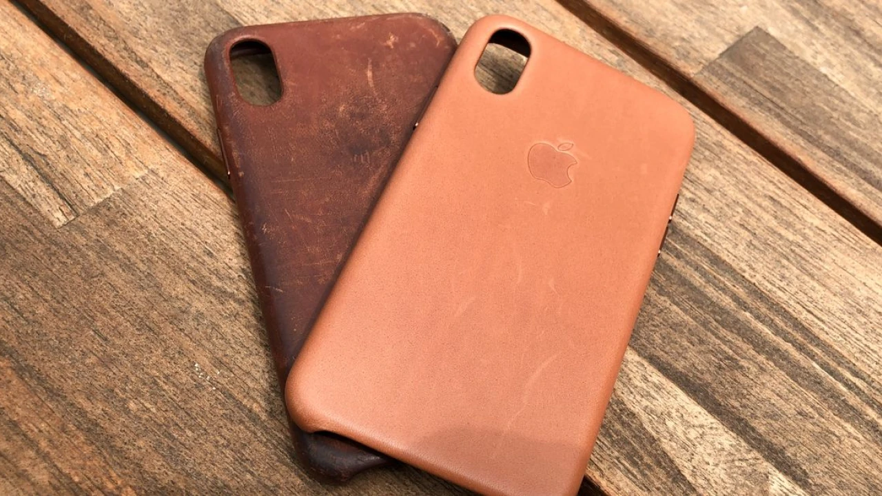 Чехол iphone 15 оригинал. Apple Leather Case iphone. Iphone Leather Case Patina. Apple Leather Case iphone 7. Iphone 13 Leather Case патина.