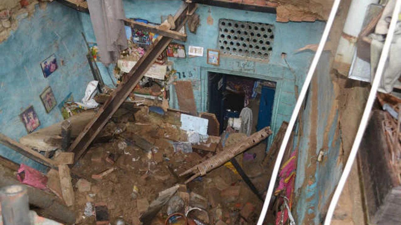 One killed, three injured as mud house roof collapses