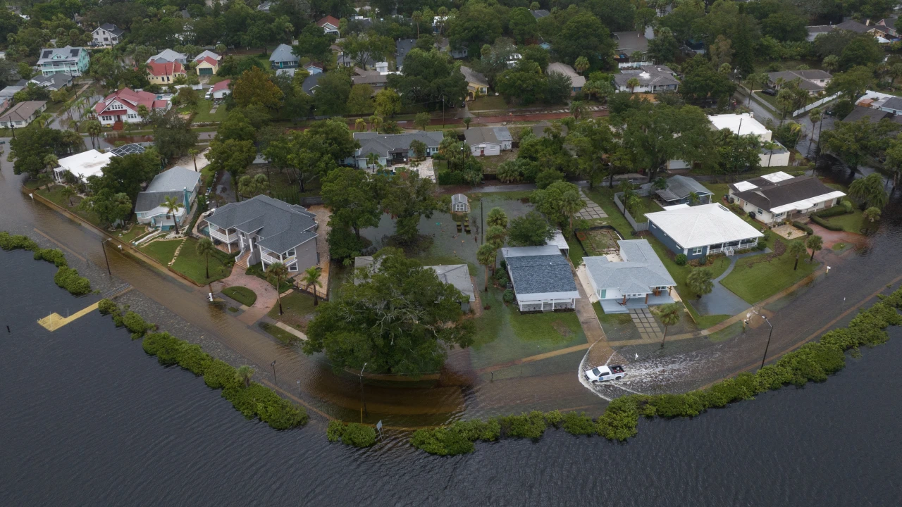 Hurricane Idalia churns through Florida, threatening storm surge