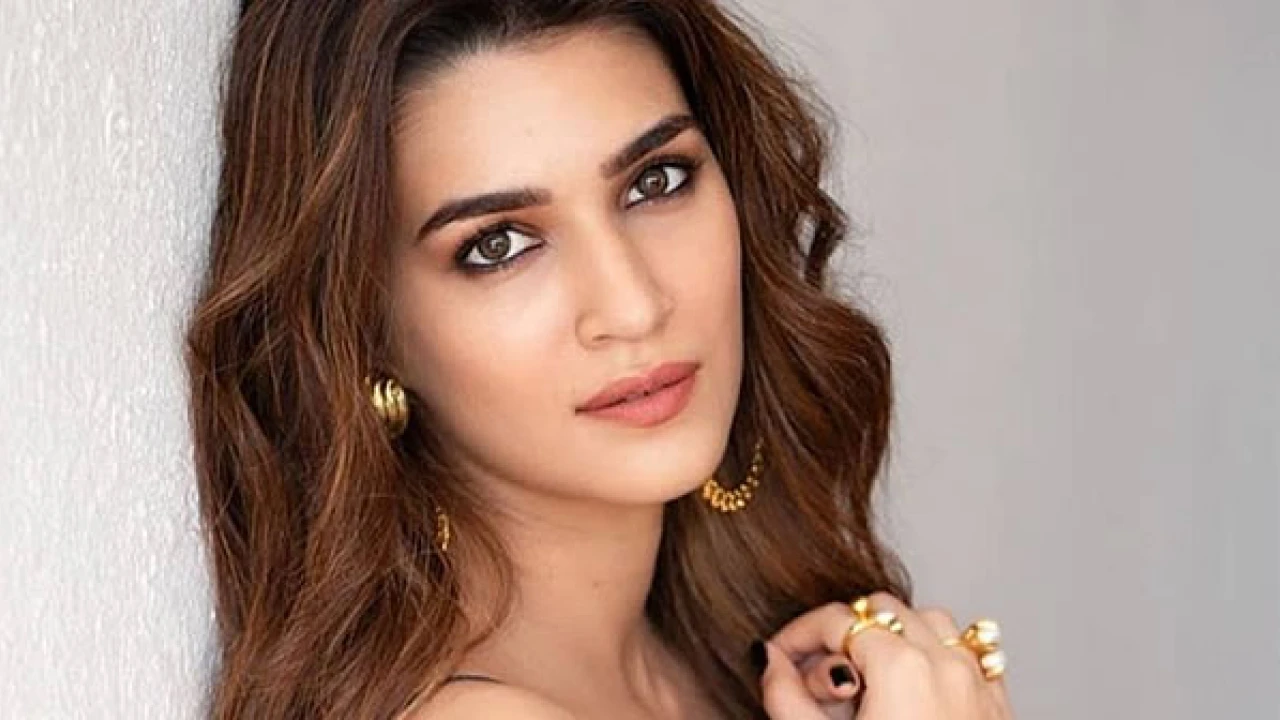 Kriti Sanon reveals her relatives in Bollywood 