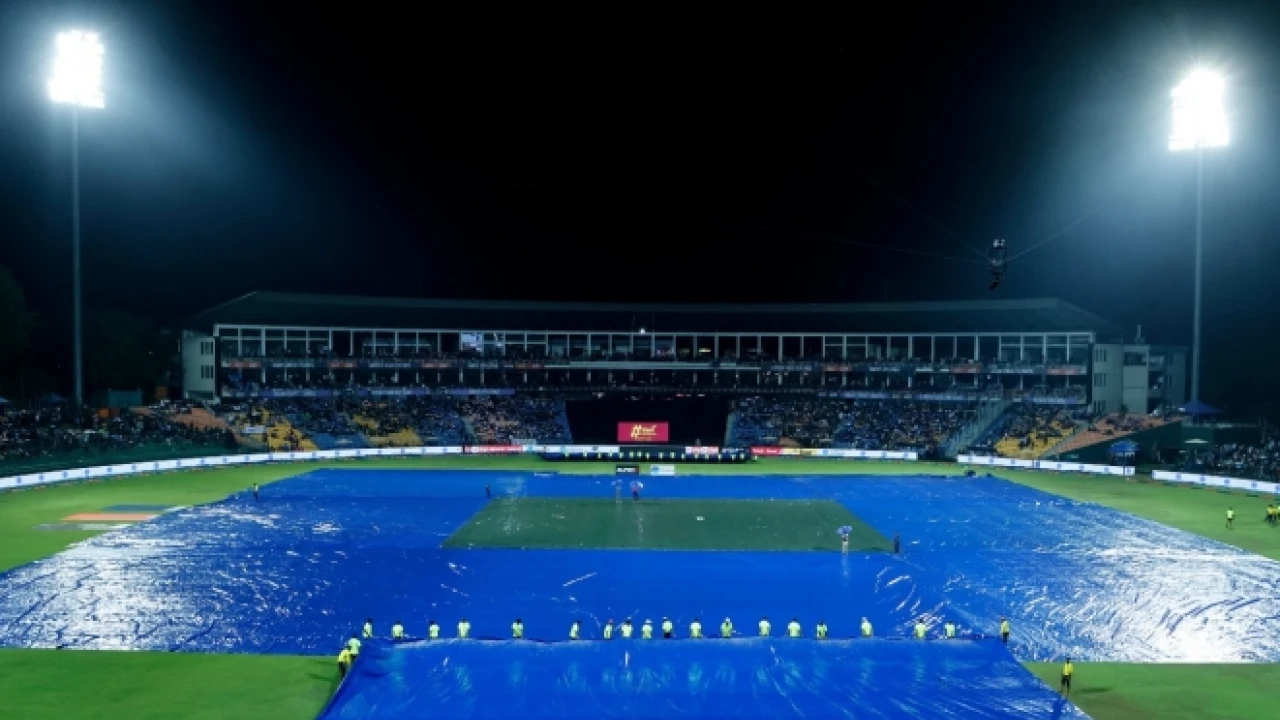 Rain plays spoilsport after Pakistan pace attack rattles the Indian batting line-up