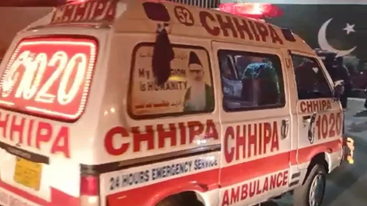 Firing injures three near marriage hall in Karachi