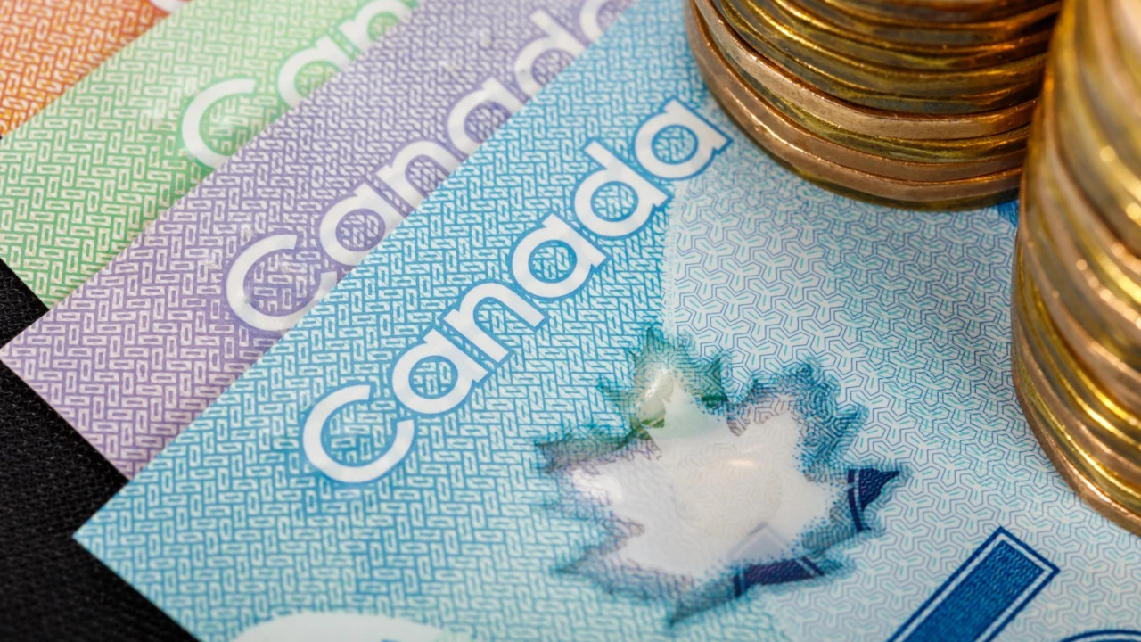 CAD: Canadian dollar hits 5-month low