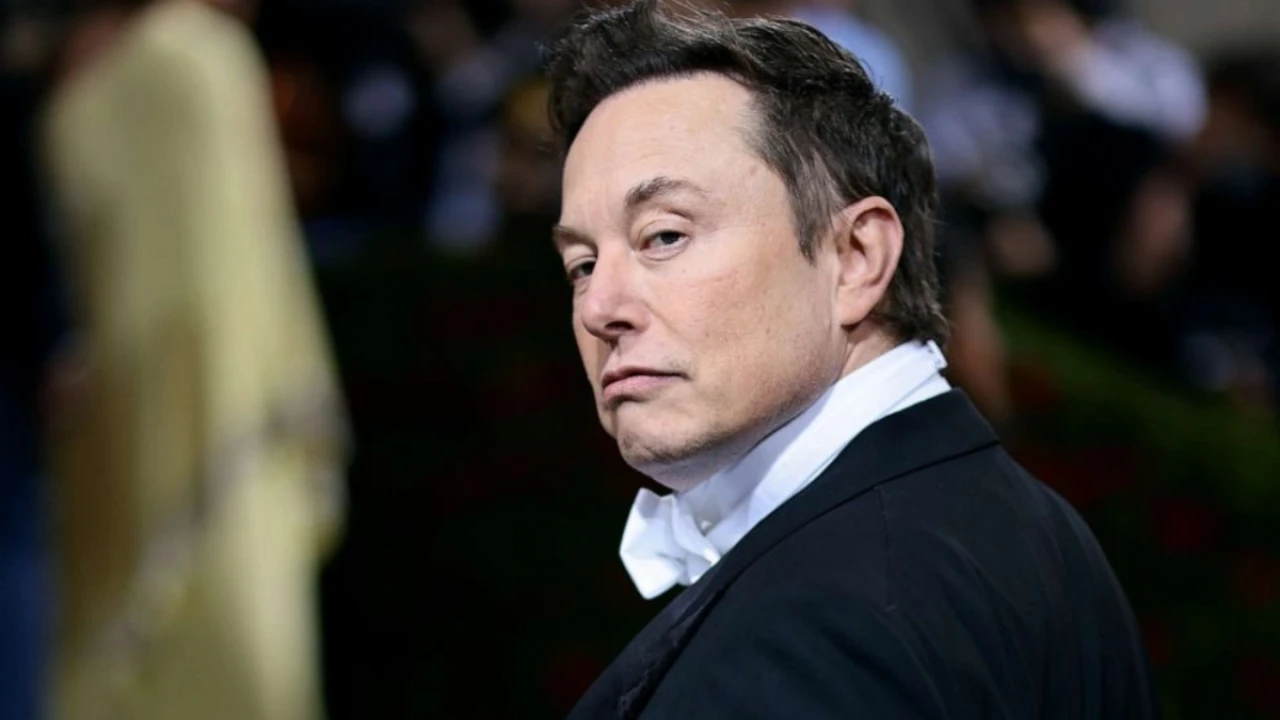 Elon Musk faces allegations of favoring Russia