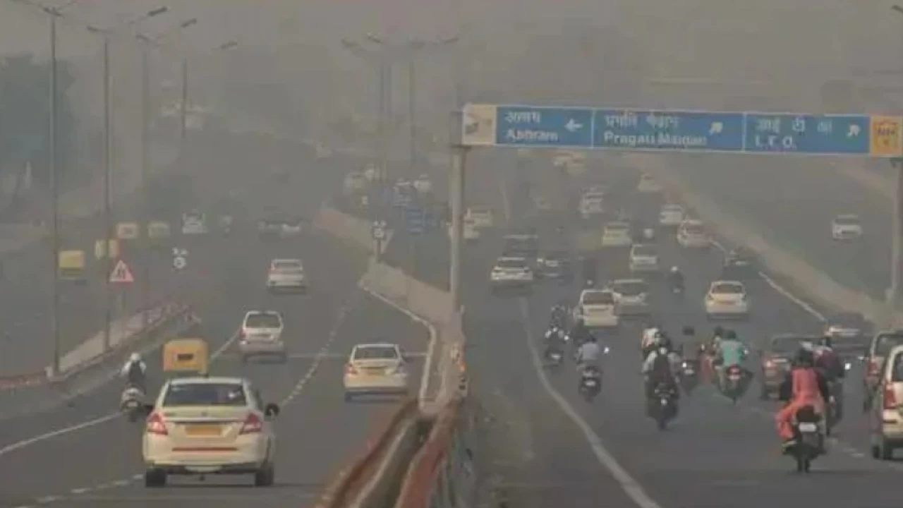 New Delhi to shut schools, construction sites as pollution worsens