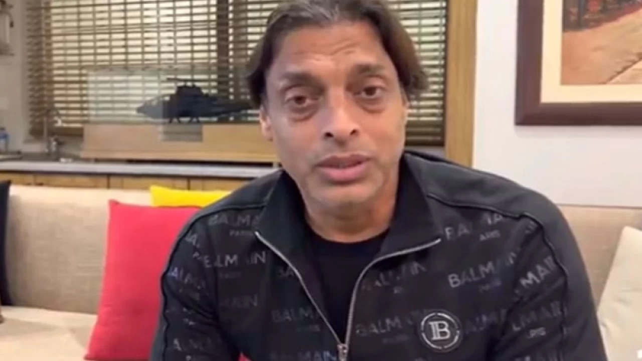 World Cup: Shoaib Akhtar criticizes ICC for not naming Babar Azam Player of the Tournament 
