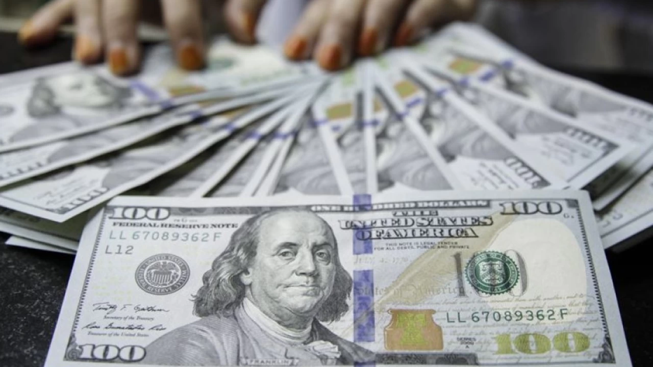 US dollar price dips in interbank
