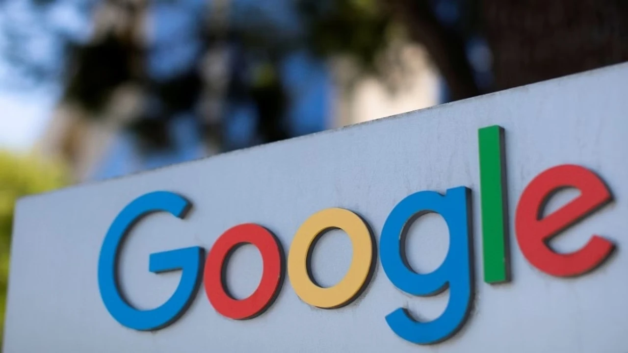 US claims Google got rich because people stick with search defaults