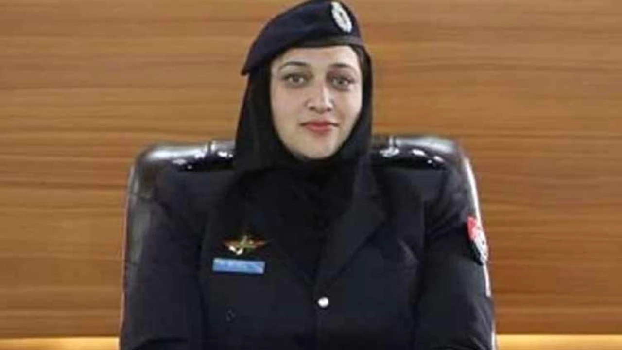 Pakistani woman police officer wins international award