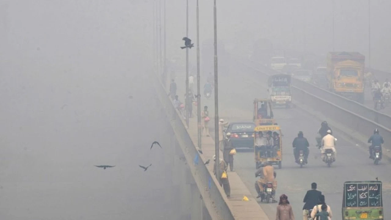 Govt recommends change in school timings due to smog