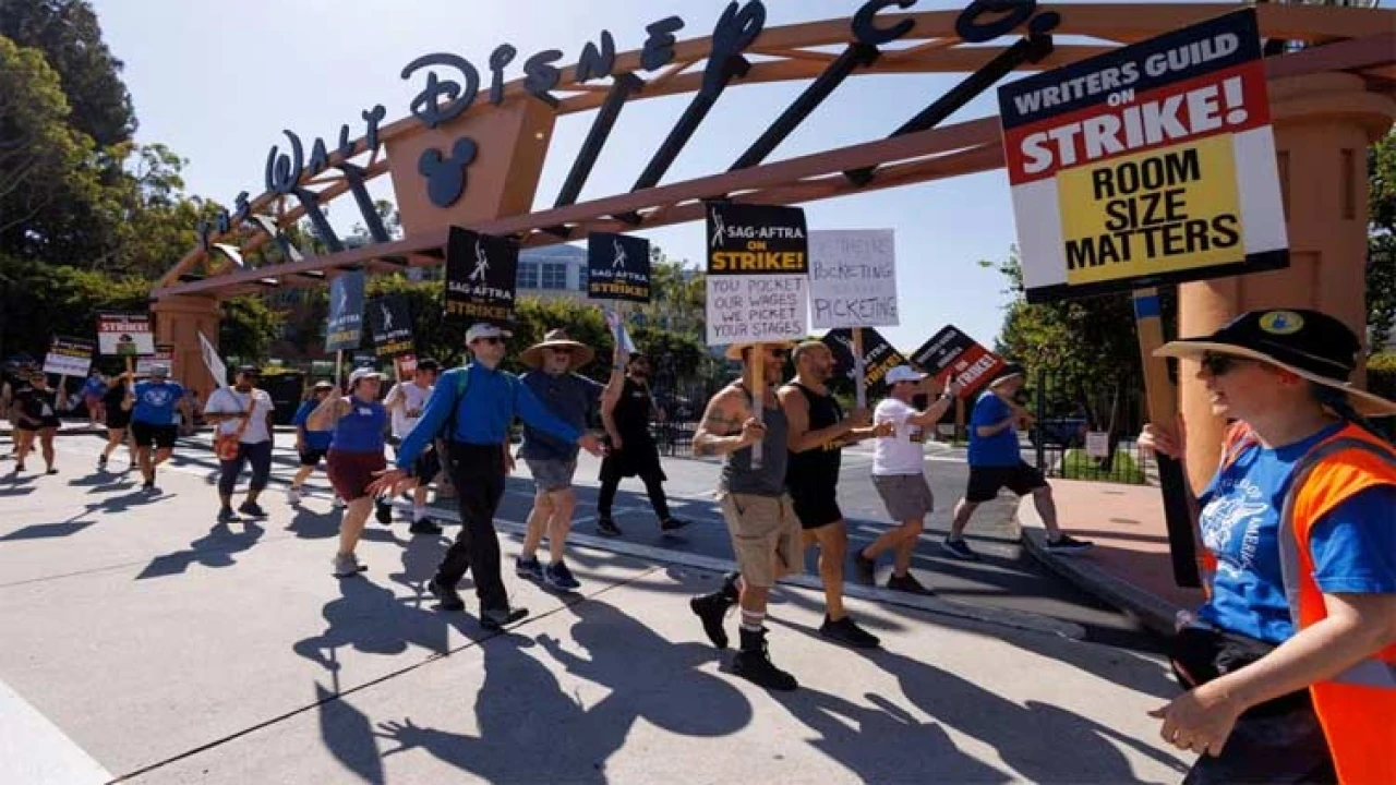 Hollywood strike talks extend into third day