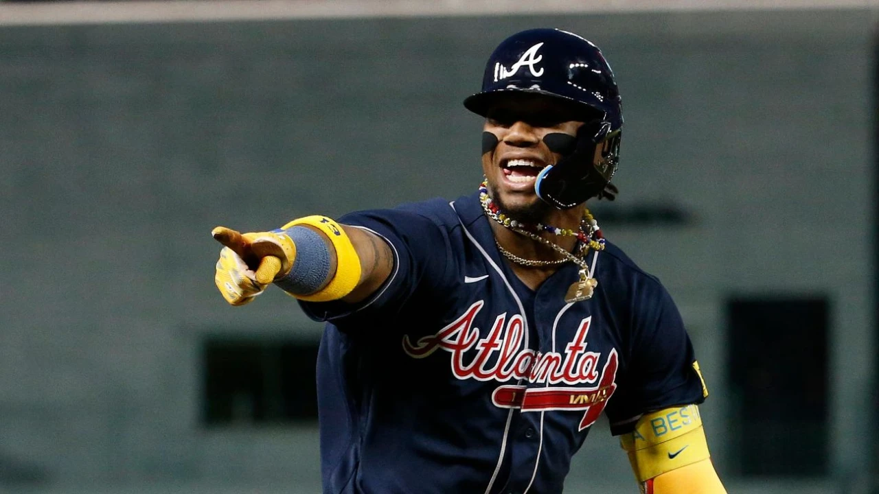 Braves' Acuna 5th player ever with 40-40 season