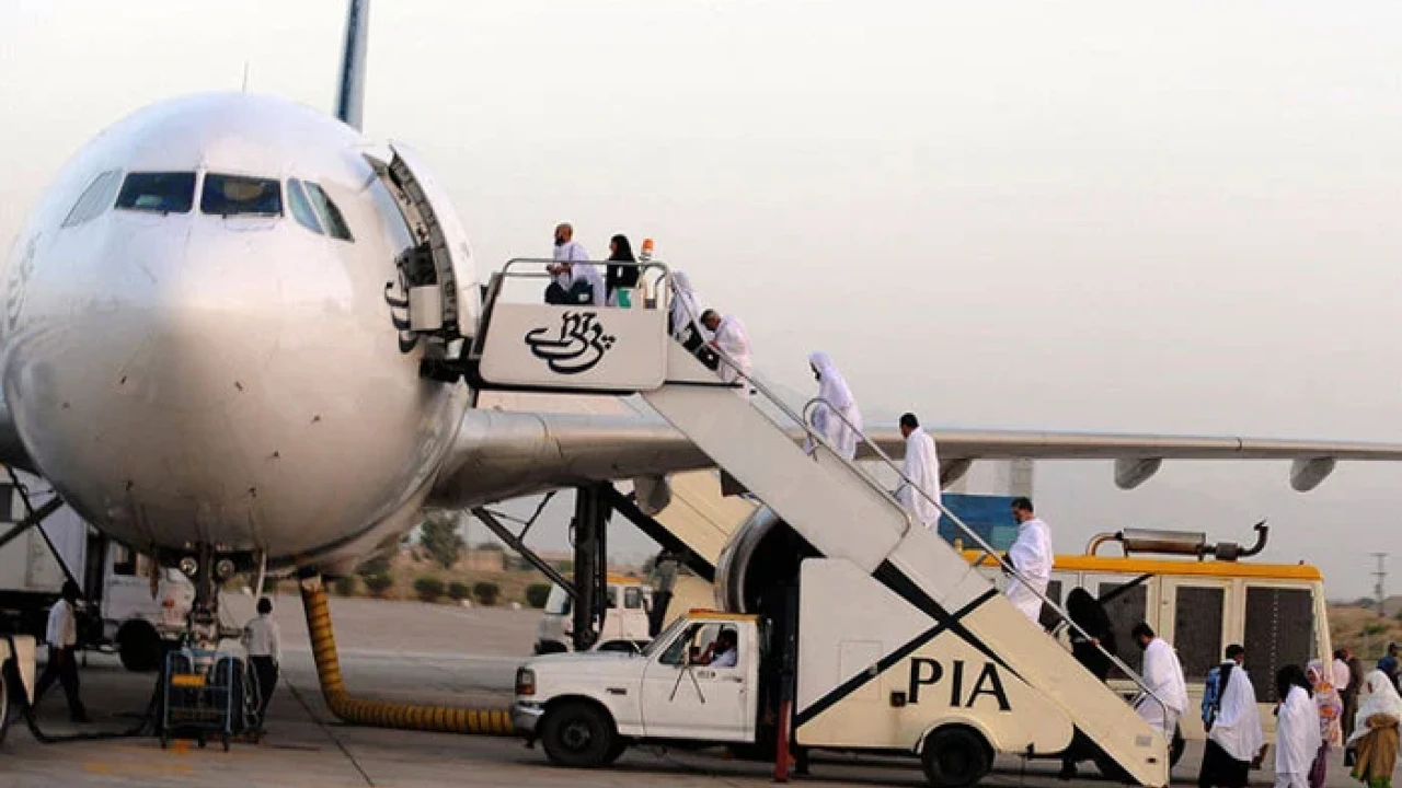 PIA plane coming from Madinah changes, 60 passengers offloaded