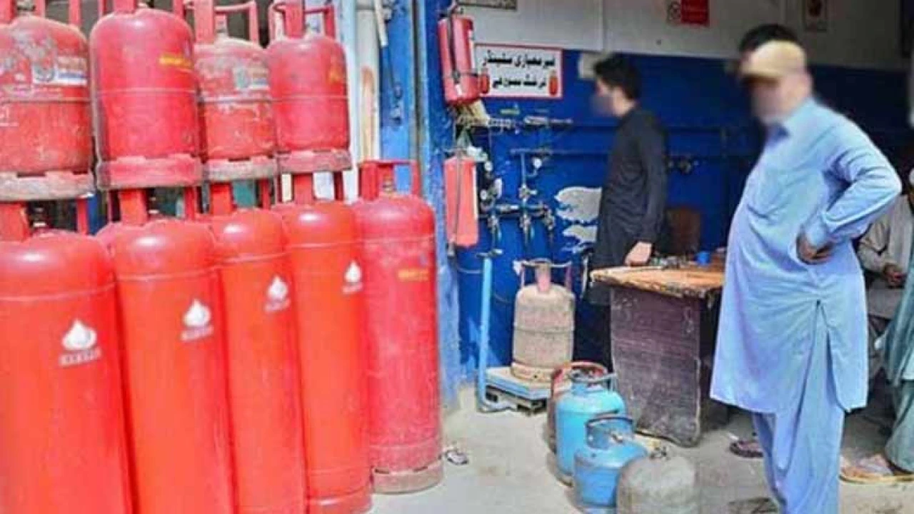 Ogra approves LPG price hike ahead of winter season