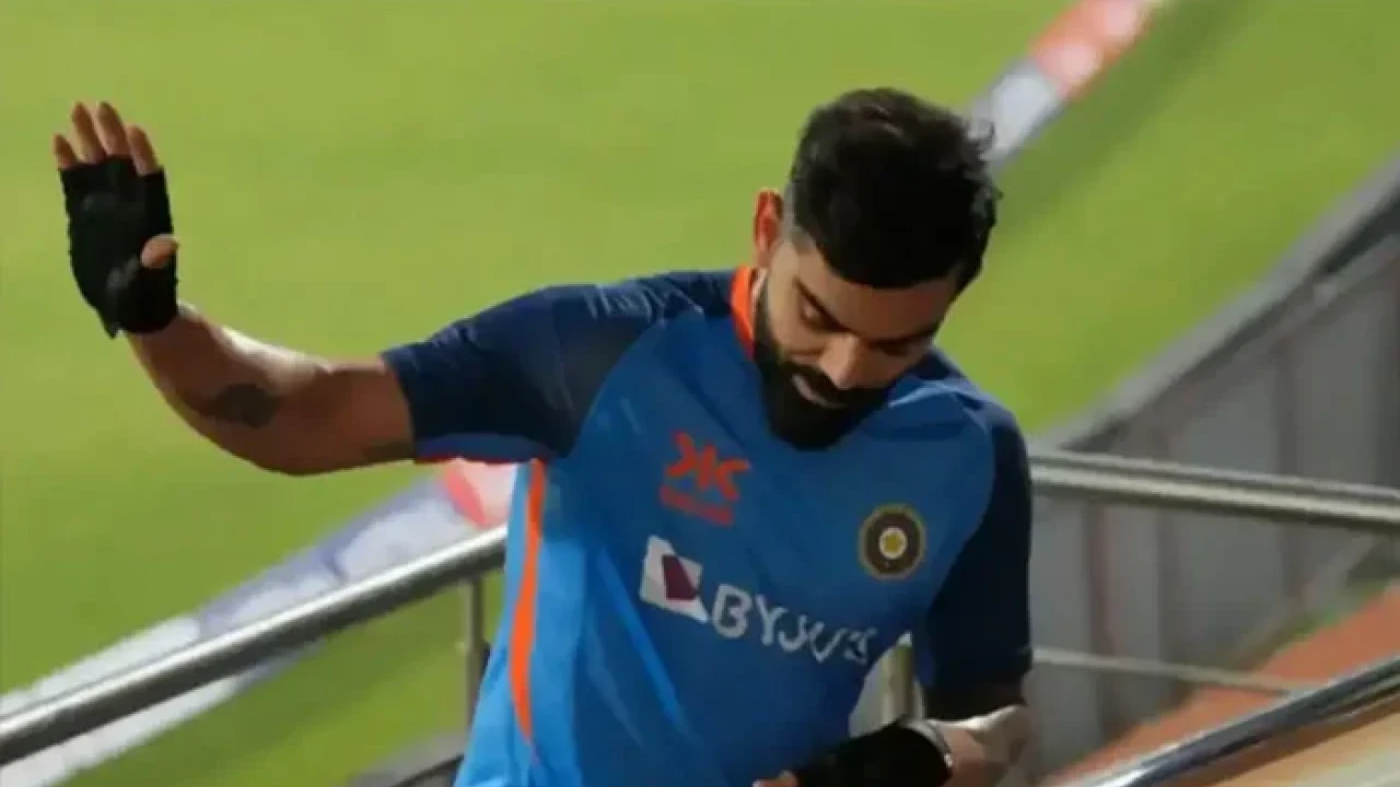 Virat Kohli leaves World Cup squad, goes to Mumbai