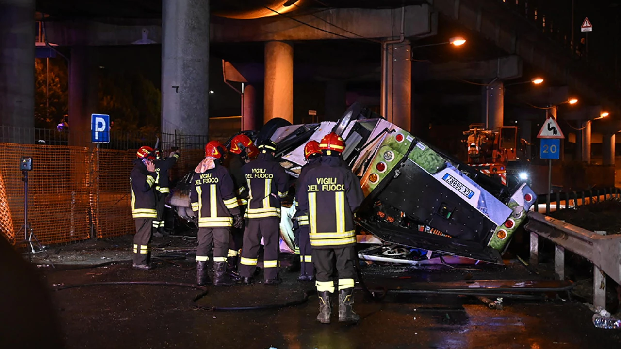 21 dead after Italian tourist bus plunges off Venice overpass