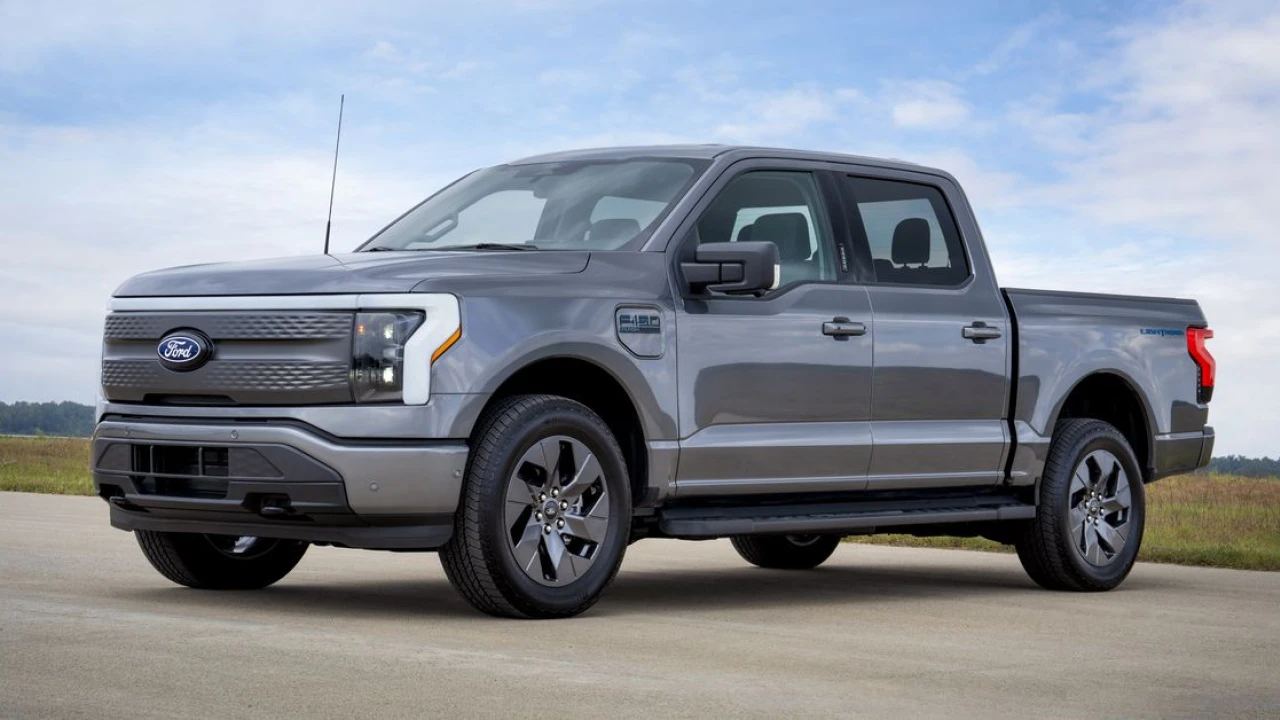 Ford’s new F-150 Lightning Flash trim will have more range, a bigger screen, and a heat pump