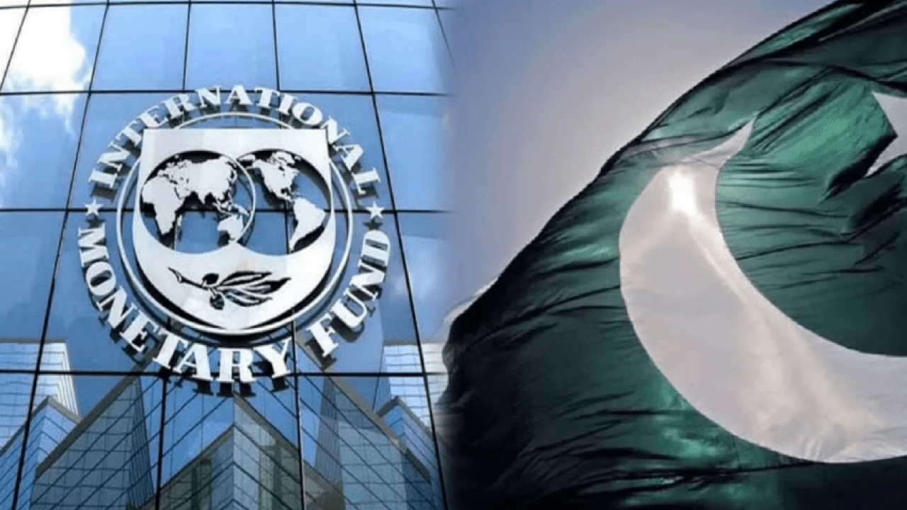 IMF predicts Pakistan’s gross debt ratio to remain above legal limit