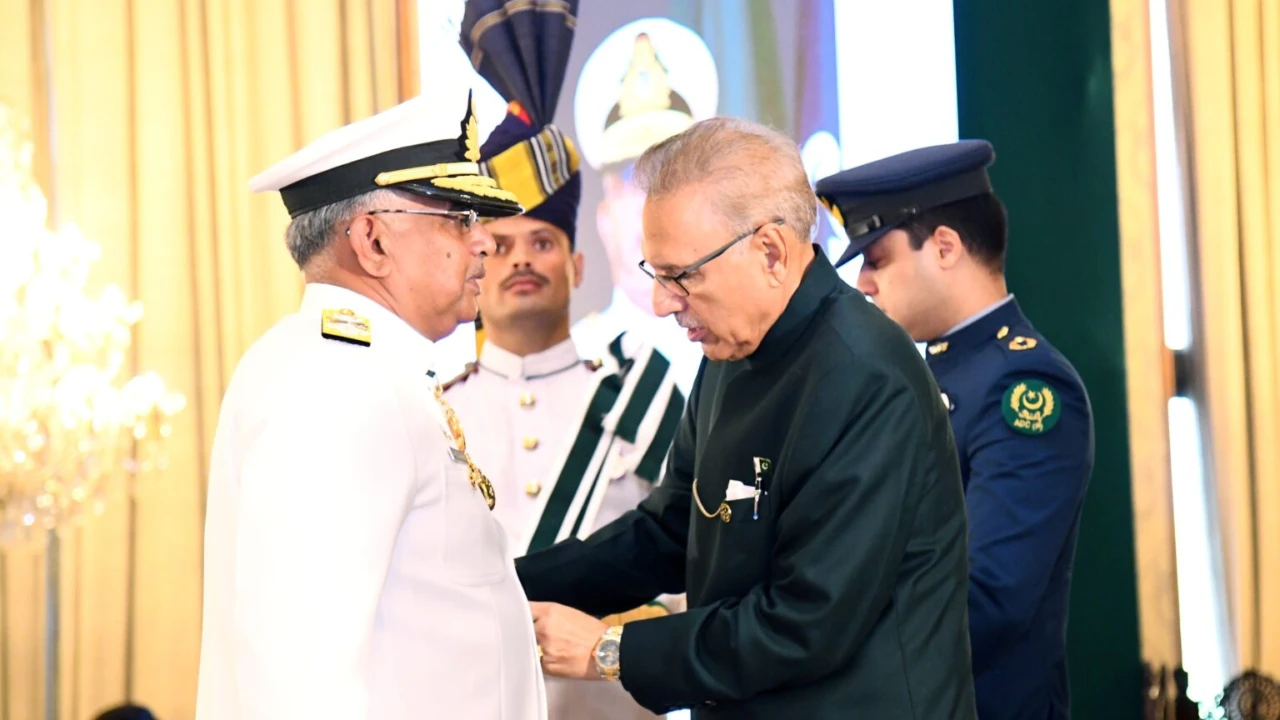 President confers Nishan-e-Imtiaz (M) upon Naval Chief