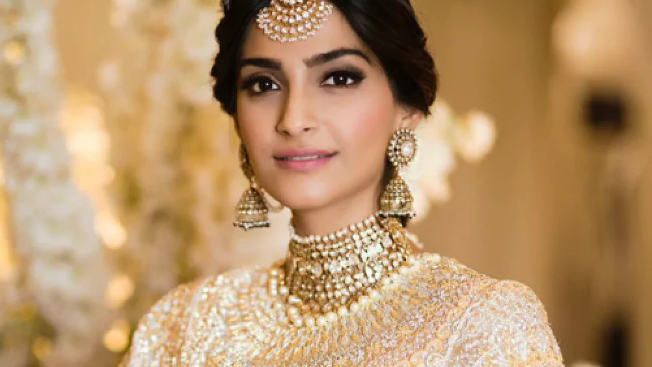 Actress Sonam Kapoor speaks out for Palestine