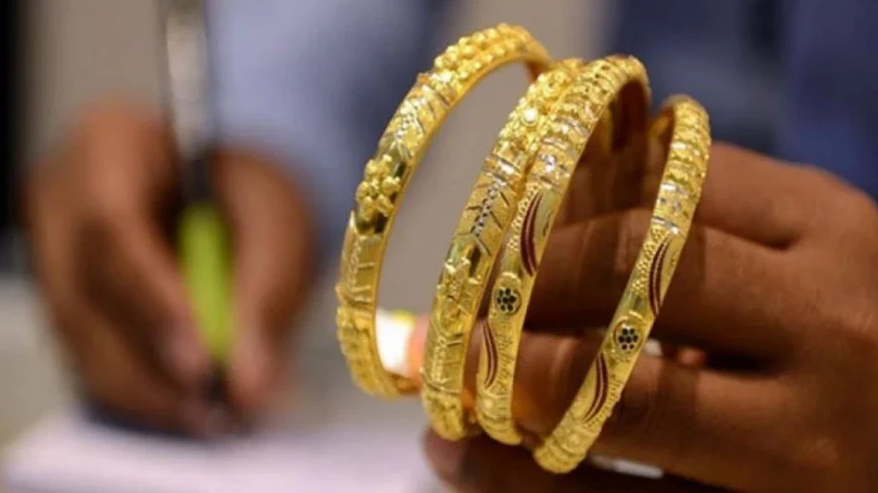 Gold price drops again by Rs1900 in Pakistan