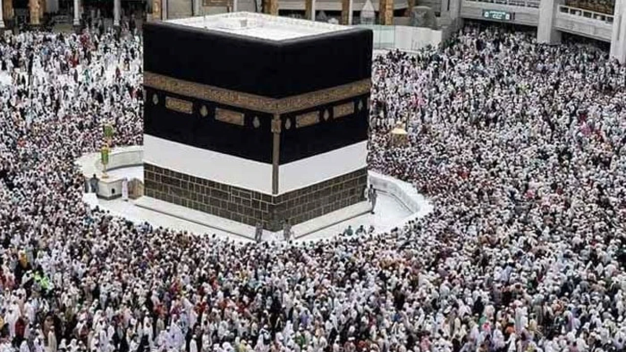 Govt to charge Rs1.1 mln per capita for Hajj scheme