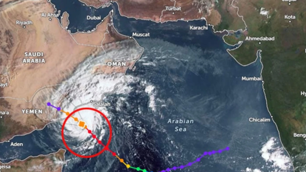 Cyclone 'Tej' intensifies in the South-West Arabian Sea