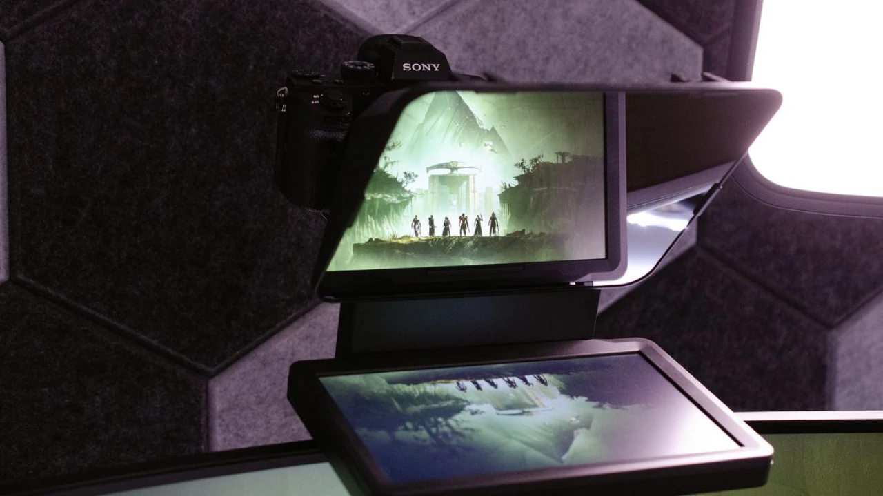 Elgato’s new $279.99 Prompter is an all-in-one teleprompter and extra monitor