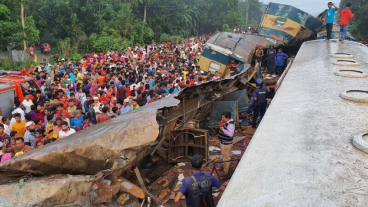 17 killed, over 100 injured in train accident in Bangladesh